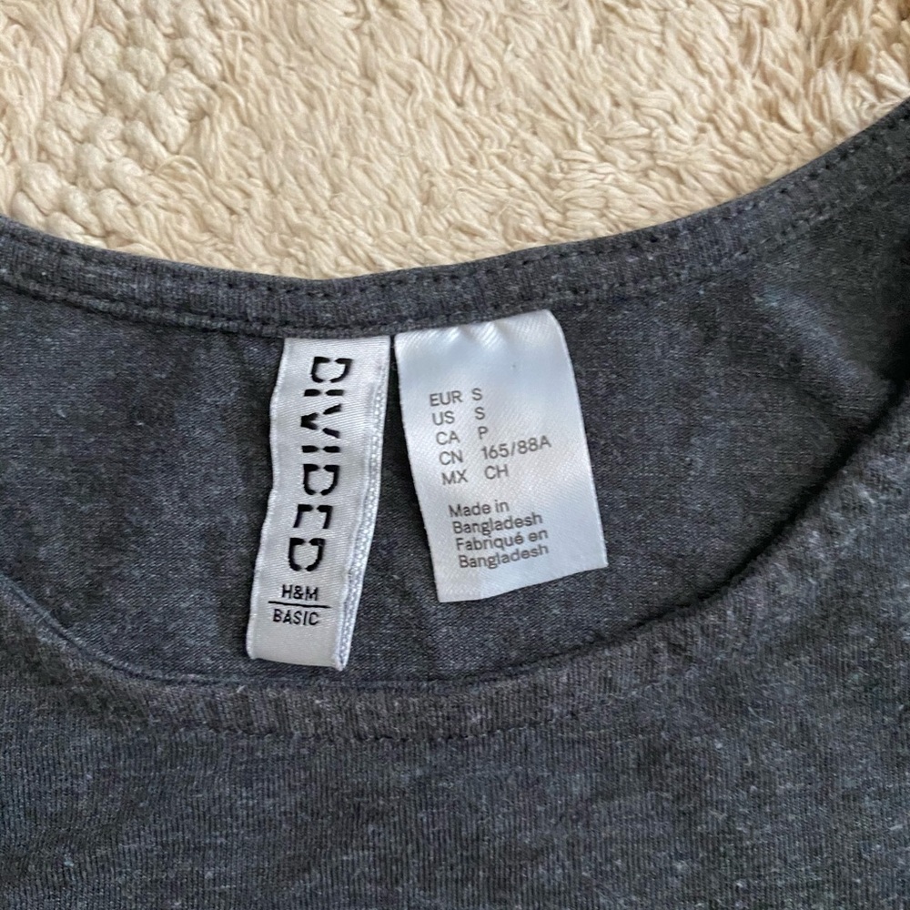 ✨SOLD✨DARK GRAY H&M CROP TOP - Picture 2 of 2